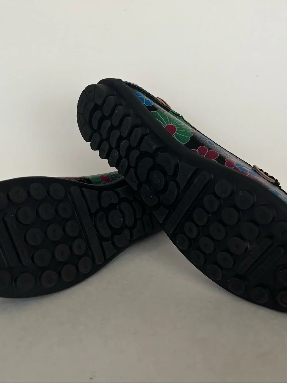 N/A black leather
